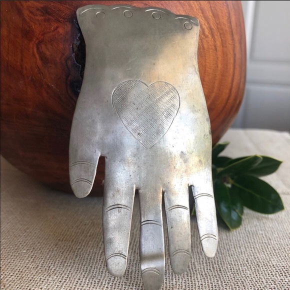 Artisan Handmade Silver Tone Metal Hand Brooch - Picture 6 of 11